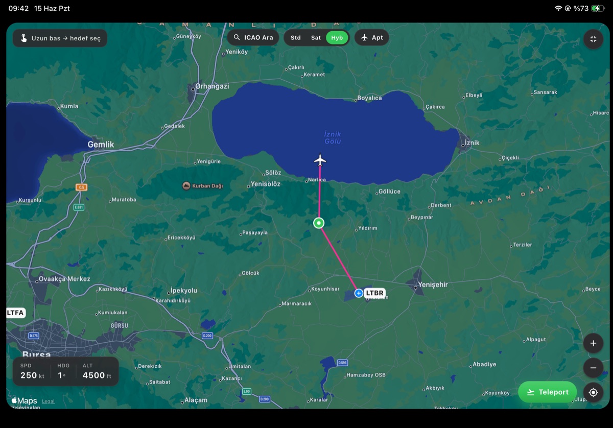 Dark map of the İznik area with a magenta flight trail running to the aircraft near LTBR